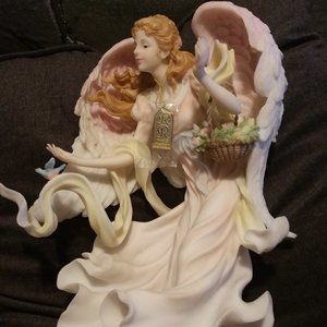 Seraphin Classics Ashley with bluebird of Happiness By Roman Angel